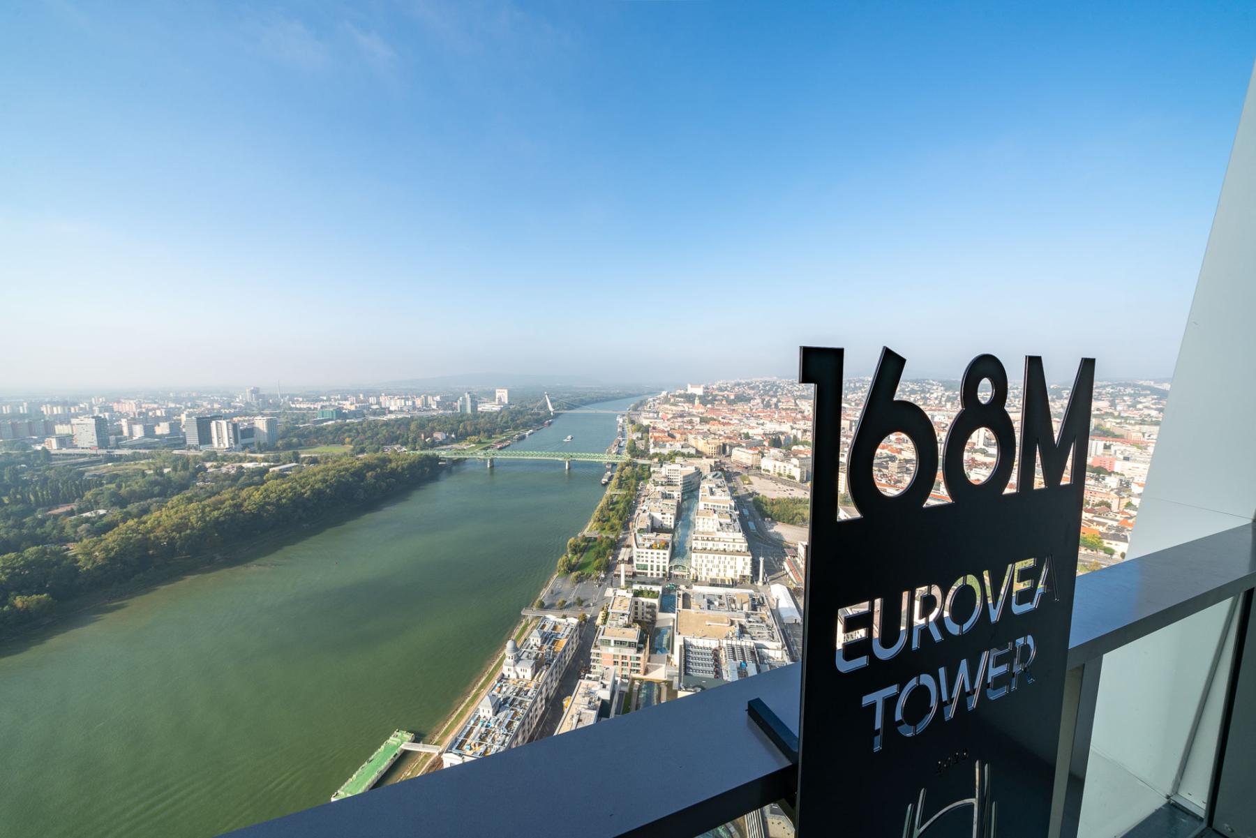 Eurovea Tower pohľad z balkóna